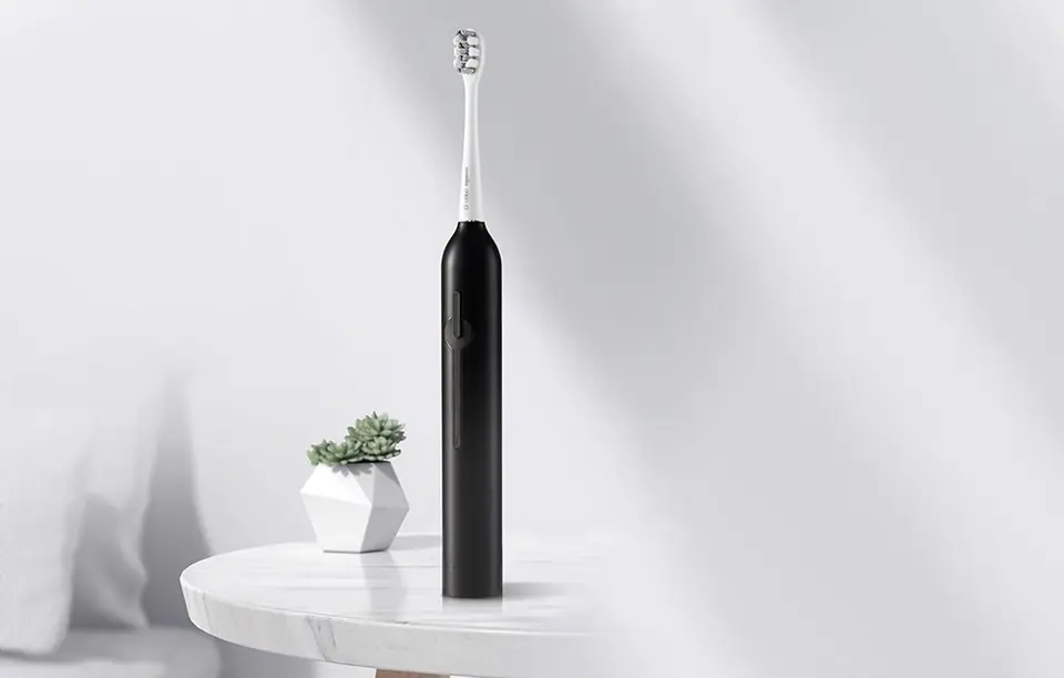 Sonic toothbrush with tip set Usmile P1 (black)