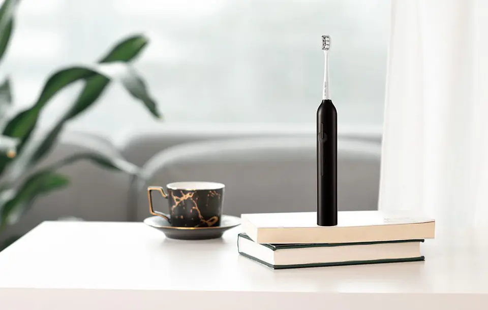 Sonic toothbrush with tip set Usmile P1 (black)