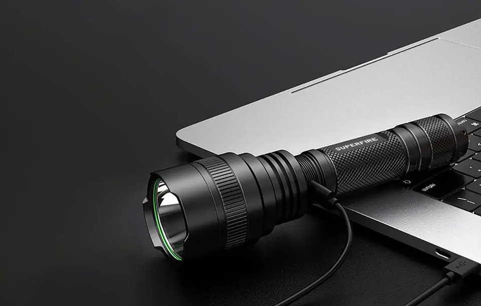 Superfire C8-H Flashlight, 950lm, USB