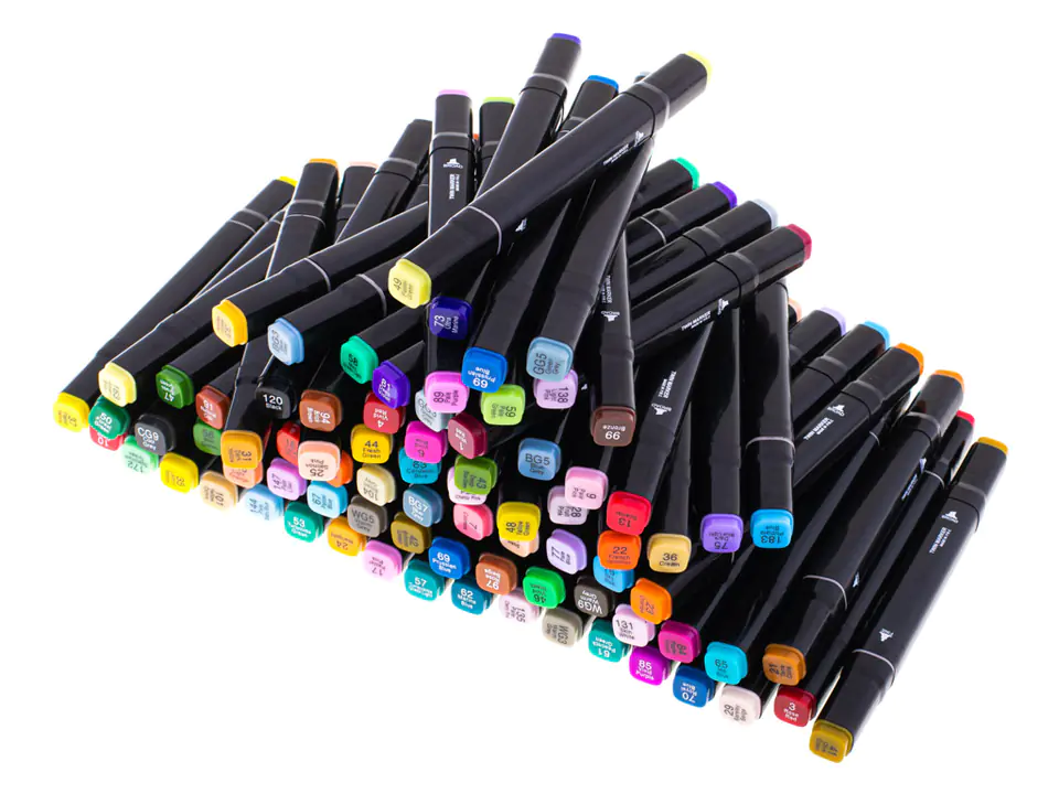 Double-sided alcohol markers in a case of 80 pieces