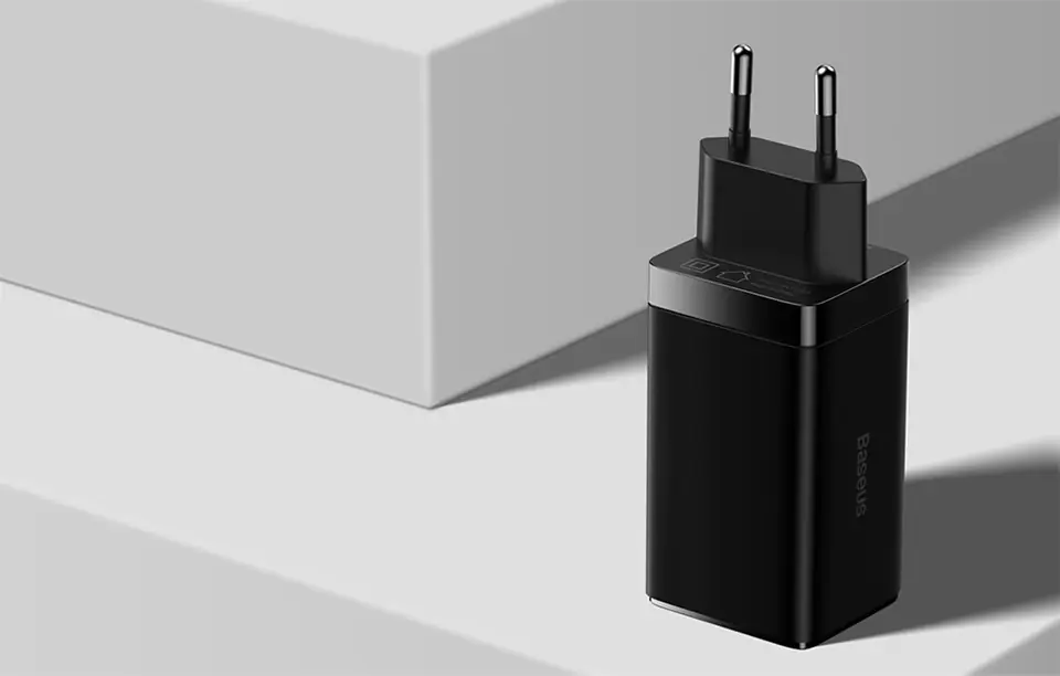 Ładowarka sieciowa Baseus GaN3 Pro, 2xUSB-C + USB, 65W (czarna)