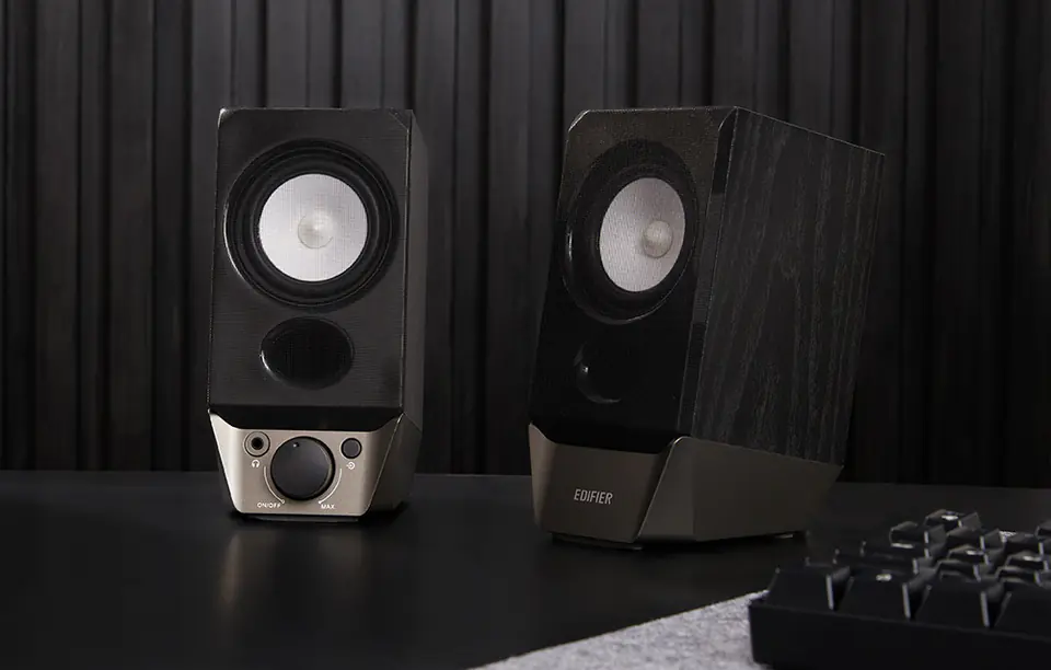 2.0 Edifier R19BT Speakers (Black)