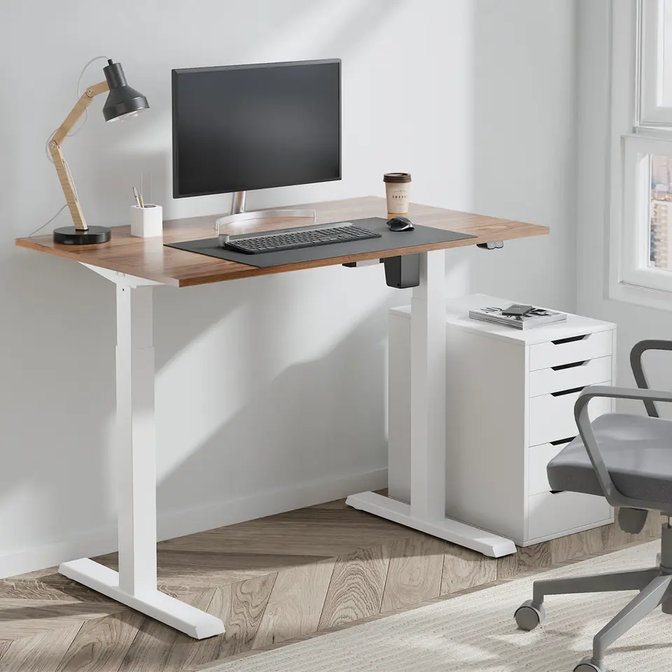 Ergo adjustable clearance desk