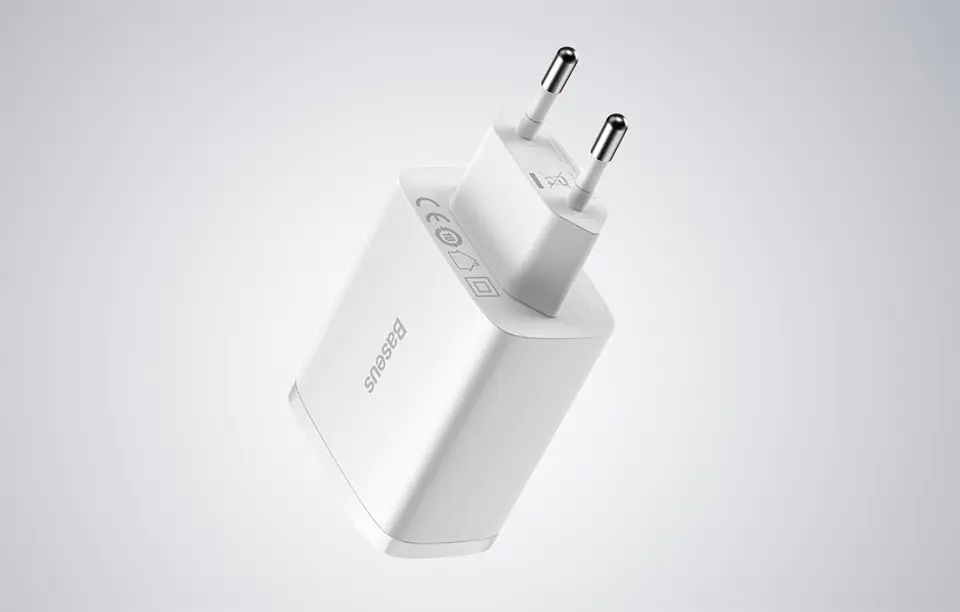 Ładowarka sieciowa Baseus Compact Quick Charger, 3x USB, 17W (biała)