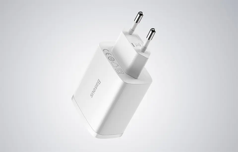 Baseus Compact Quick Charger, 3x USB, 17W (White)