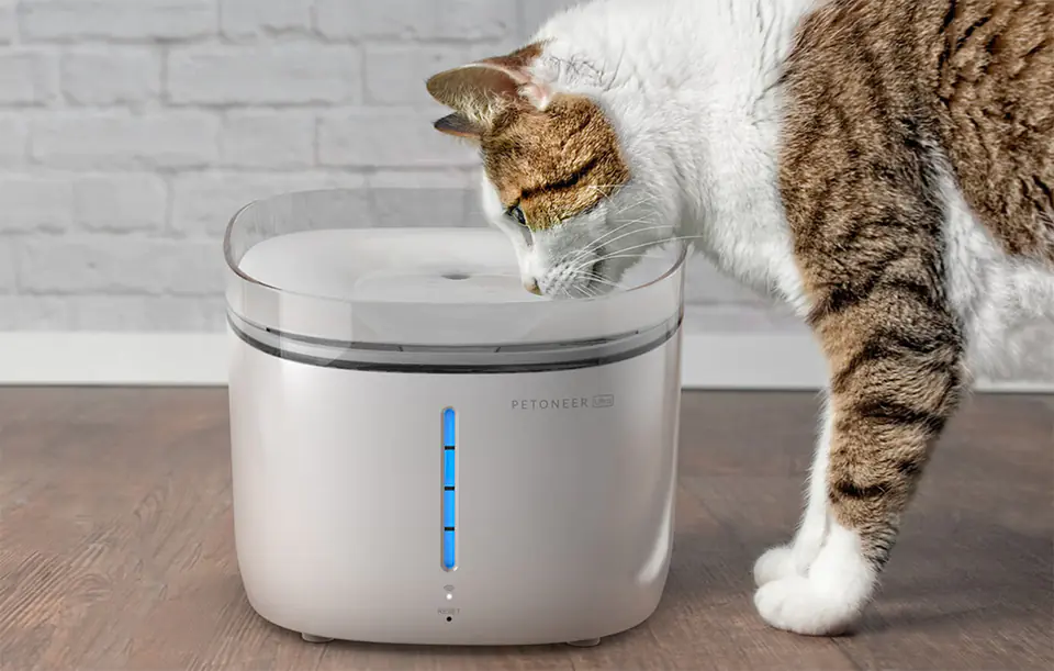 Smart fountain/drinker for dog and cat Petoneer Fresco Ultra