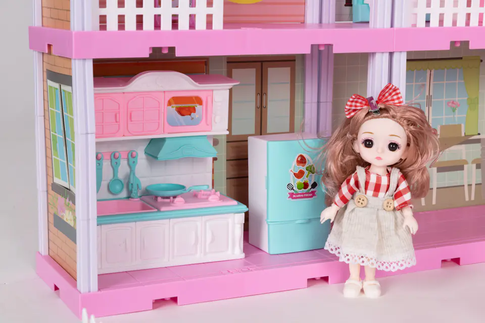 Large dollhouse with garden + LED doll furniture