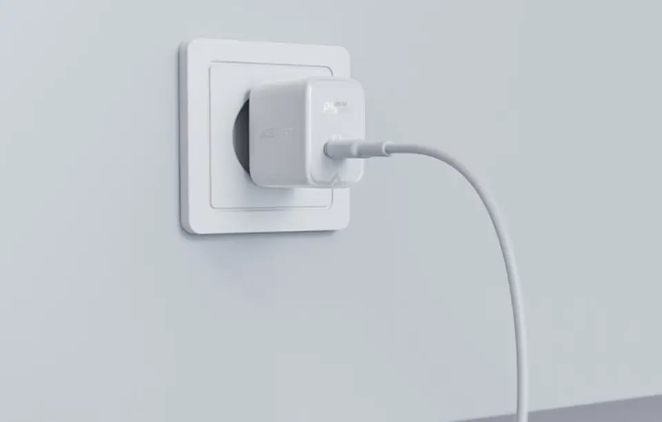 AC charger Acefast A21 30W GaN USB-C (white)