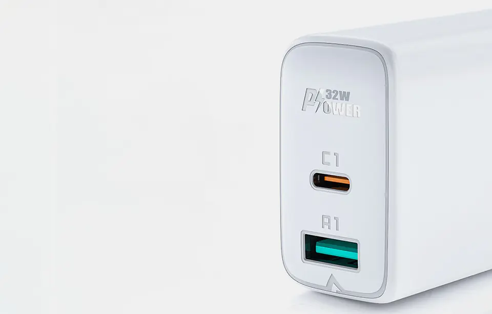 AC charger Acefast A5 PD 32W, USB + USB-C (white)