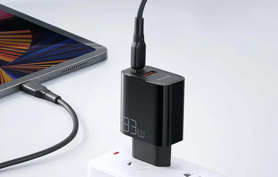 Ładowarka sieciowa Mcdodo CH-0922 USB + USB-C, 33W + kabel USB-C (czarna)