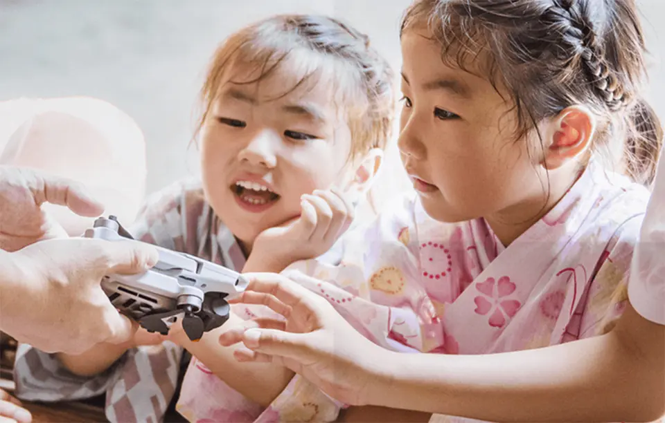 DJI Mini SE Fly More Combo Drone