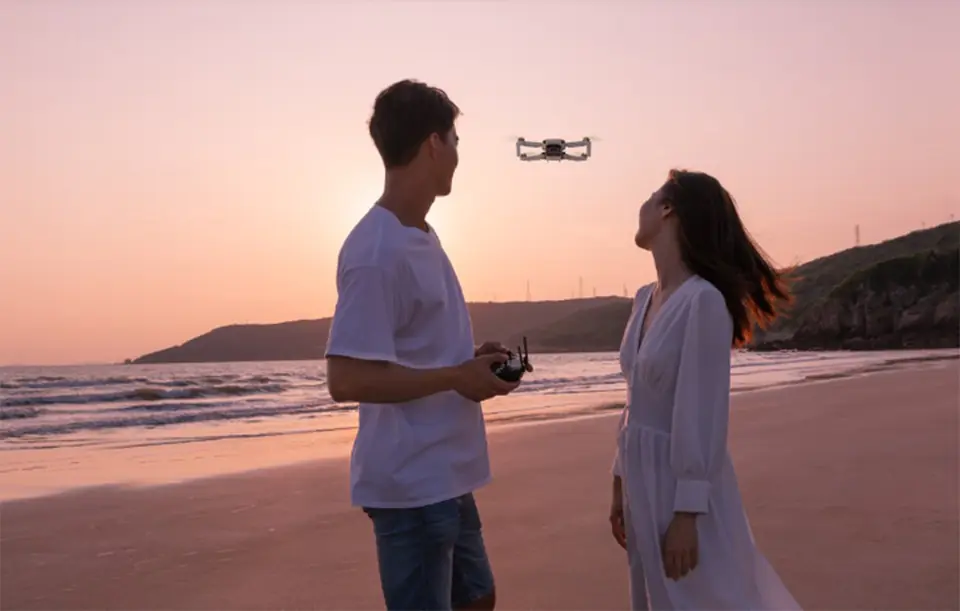 DJI Mini SE Fly More Combo Drone