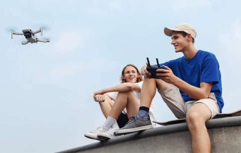 DJI Mini SE Fly More Combo Drone