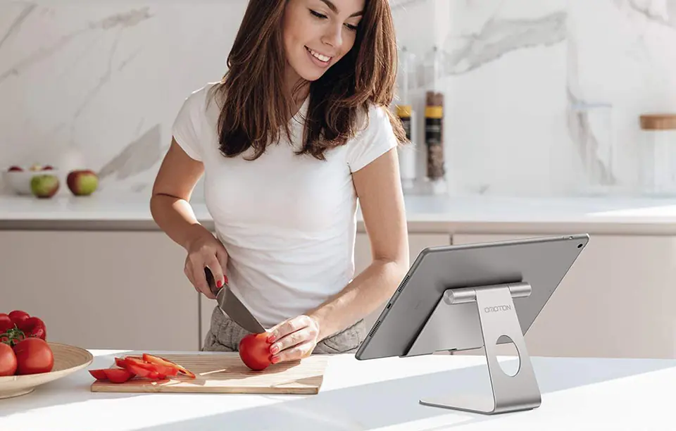 Adjustable tablet stand T1 Omoton (silver)