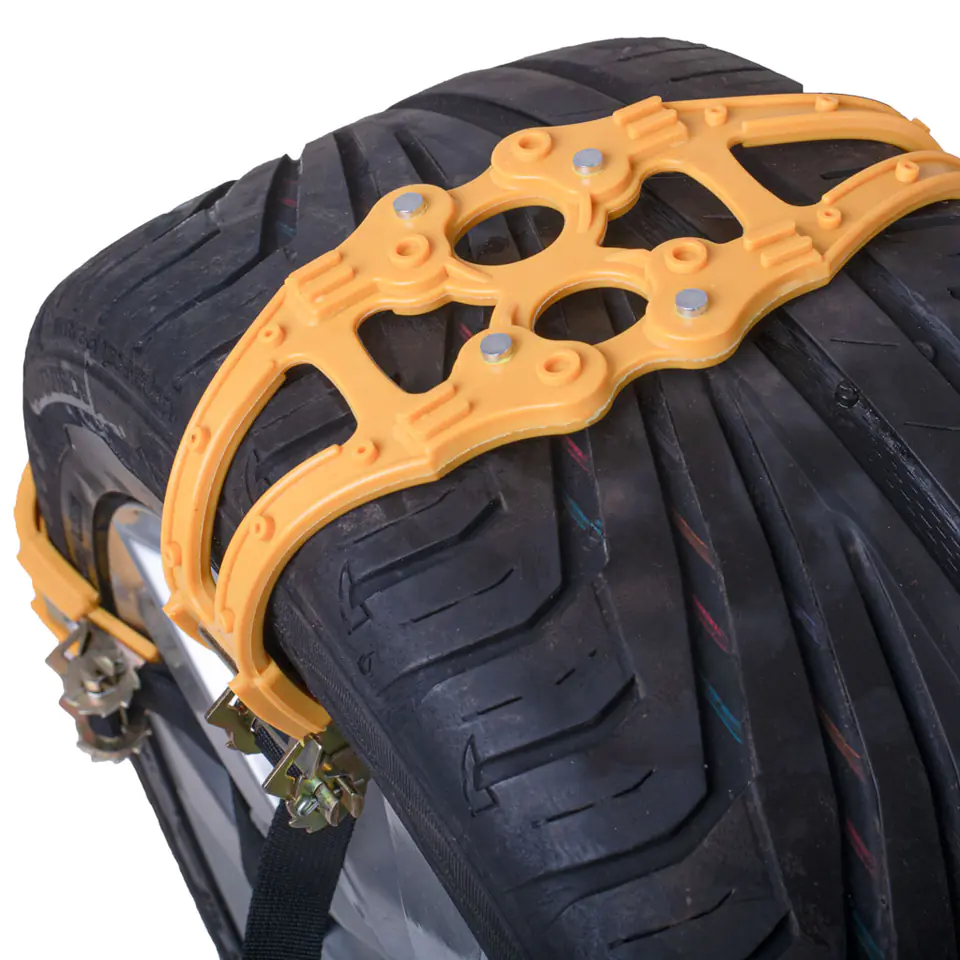 https://cdn.wasserman.eu/generated/images/s960/1917297/snow-chains-anti-slip-wheel-pads-snow-tires-8el