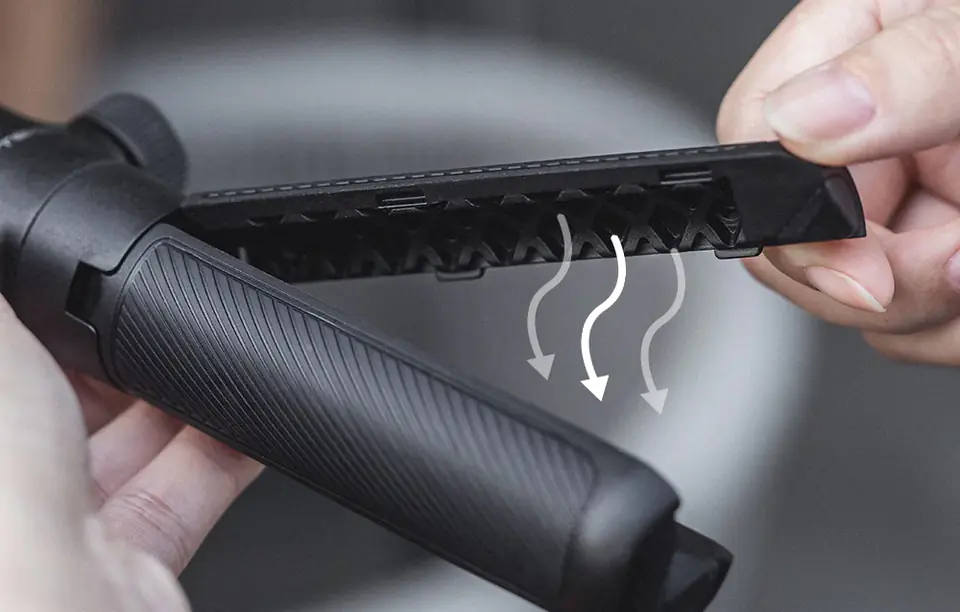 Selfie stick/statyw PGYTECH  z uchwytem na telefon, kamerę sportową  z gwintem 1/4, stopką i regulacją długości