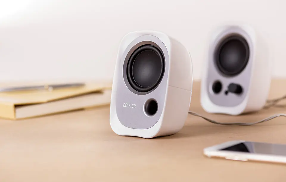 2.0 Edifier R12U Speakers (white)