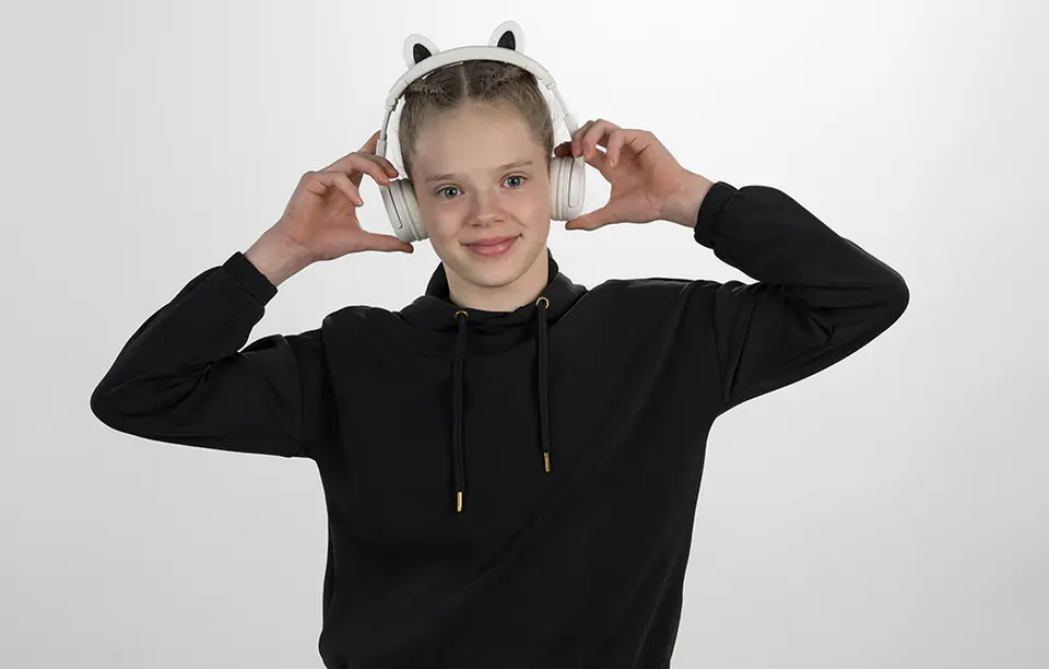 Słuchawki bezprzewodowe dla dzieci BuddyPhones Play Ears Plus panda (białe)