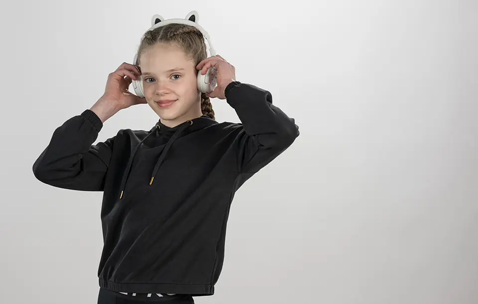 Słuchawki bezprzewodowe dla dzieci BuddyPhones Play Ears Plus panda (białe)