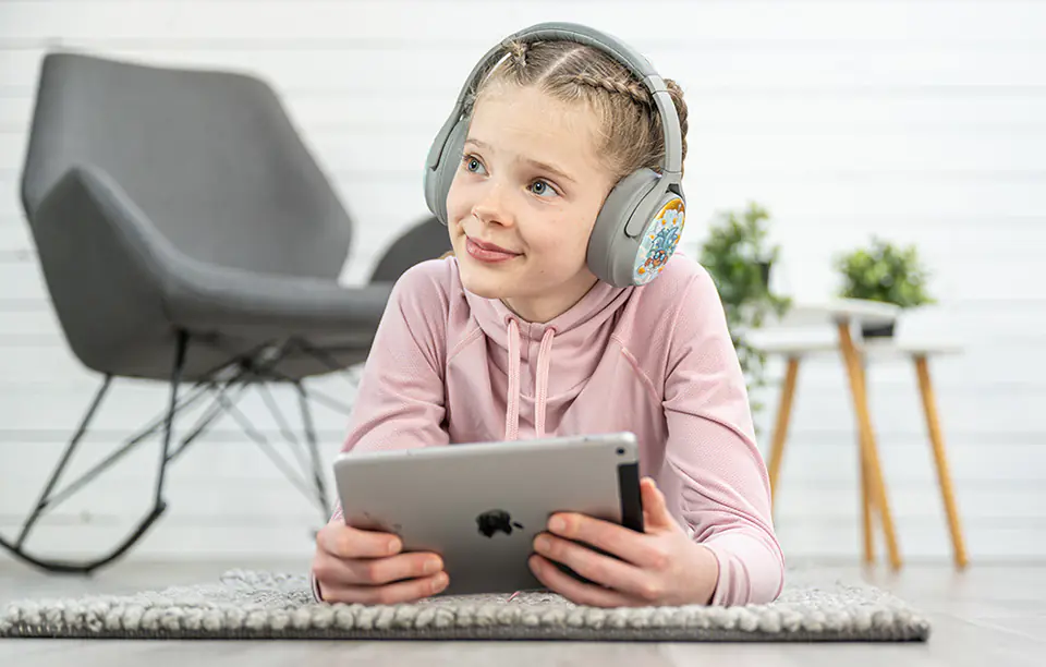 Słuchawki bezprzewodowe dla dzieci BuddyPhones Cosmos Plus ANC (szare)