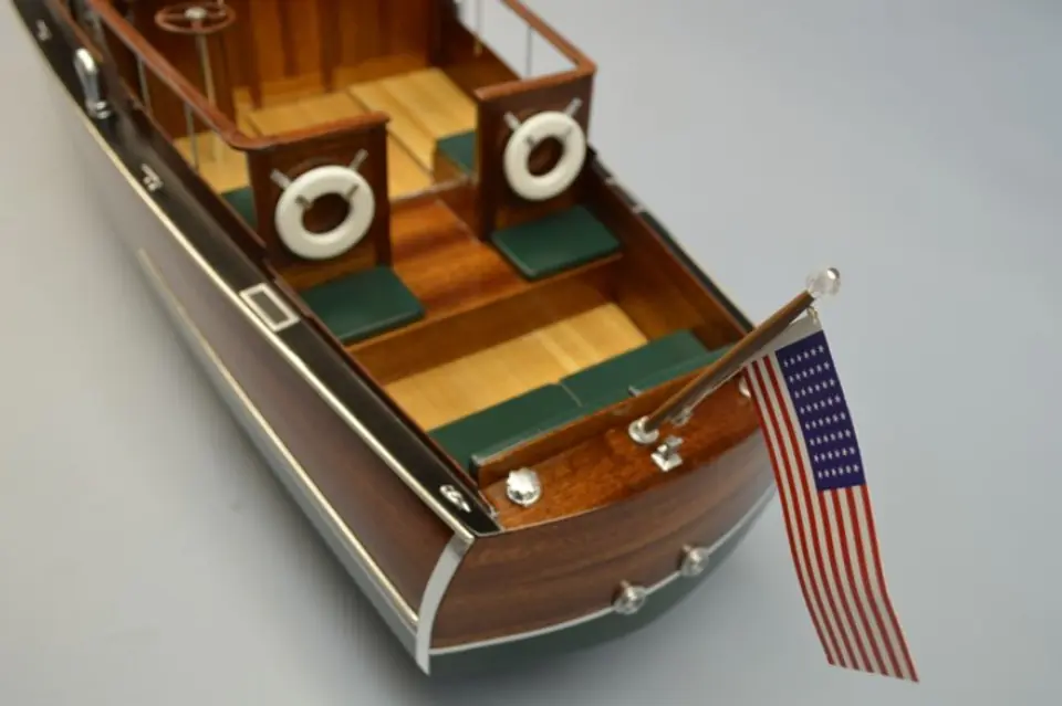 Łódź - Łódź podmiejska 1929 Chris Craft 38' Commuter Boat Kit 1:12 - DUMAS