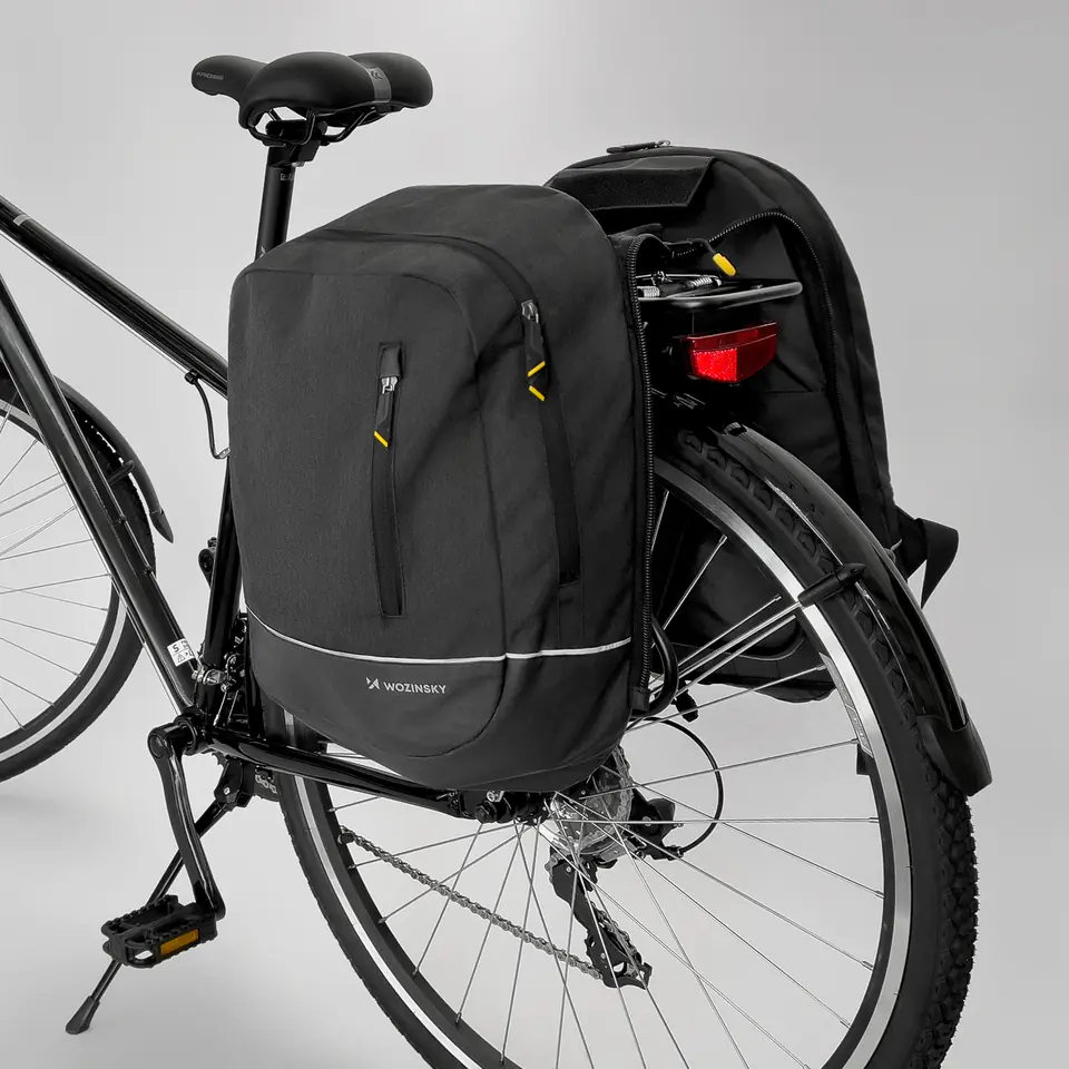 Torba rowerowa podwójna - plecak Wozinsky WBB30BK zamontowana na rowerze