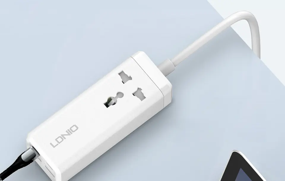 Listwa zasilająca z 1 gniazdem AC, 2x USB, 2x USB-C LDNIO SC1418, 2500W (biała)