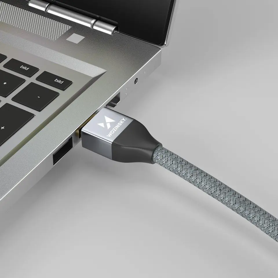 Kabel HDMI 2.1 Wozinsky wygodnie podłącza się do komputera