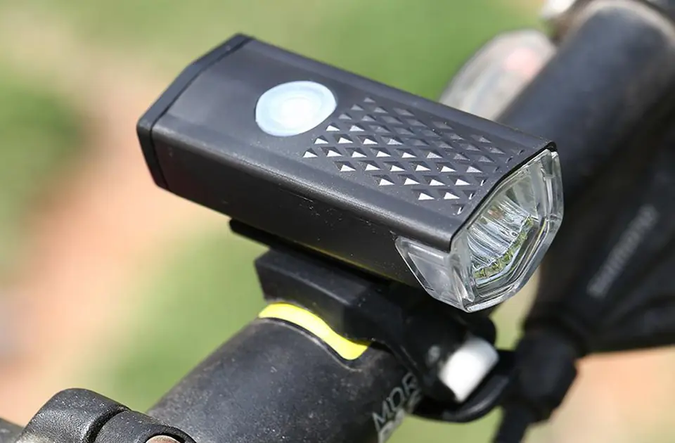 Lampka rowerowa przednia Alogy światełko na przód na rower hulajnogę oświetlenie LED 300 LM