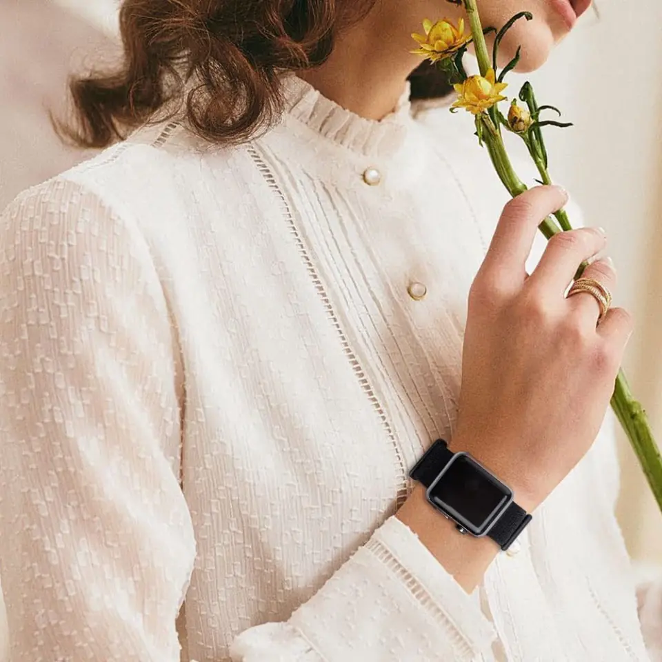 Pasek Alogy Nylon Strap z rzepem do Apple Watch 1/2/3/4/5/6/7/8/SE (38/40/41mm) Biały