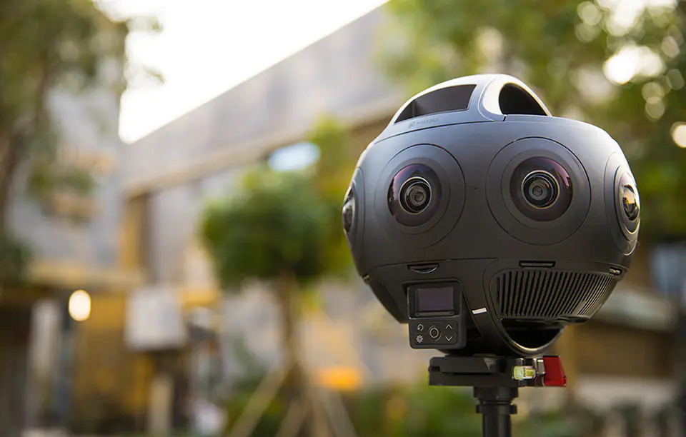 Insta360/Titan/3