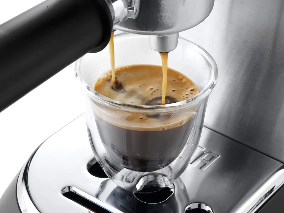 De'Longhi Dedica Style EC 685.W Semi-automática Máquina espresso 1,1 L