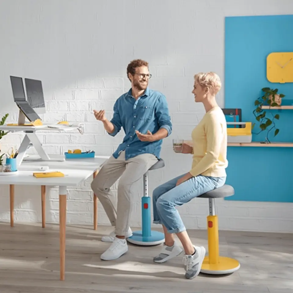 Ergonomiczny stołek Leitz Ergo Cosy żółty 65180019