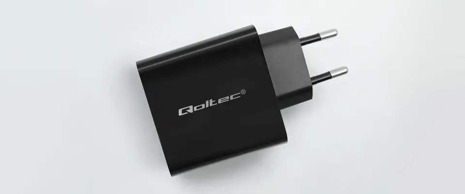 Qoltec Ładowarka Super Quick PD | 1xUSB-C | 1xUSB | 45W | 5-20V | 2.25-3A | Czarna