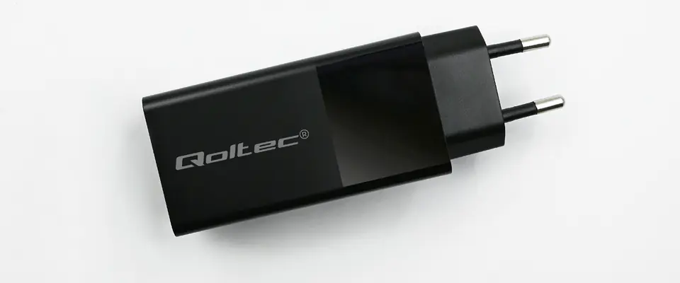 Qoltec Ładowarka GaN POWER PRO | 1xUSB-C | 1xUSB | 100W | 5-20V | 1.5-5A | PD | Czarna