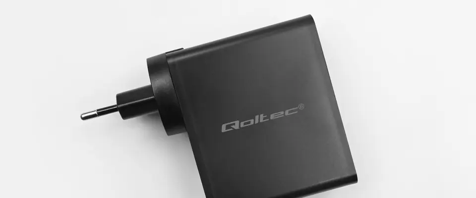 Qoltec Ładowarka GaN POWER PRO | 2xUSB-C | 2xUSB | 130W | 5-20V | 1.5-5A | PD | Czarna