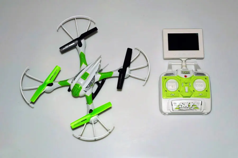 Quadrocopter Sky Hawkeye FVP 2.4GHz LCD Monitor Drone