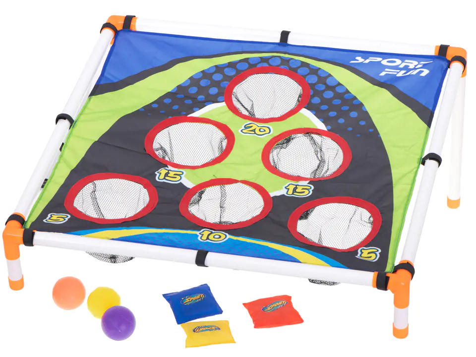 Throwing darts to the target with darts bags arcade game