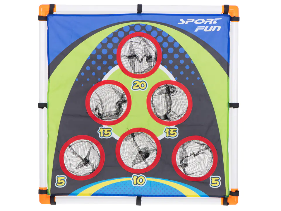 Throwing darts to the target with darts bags arcade game