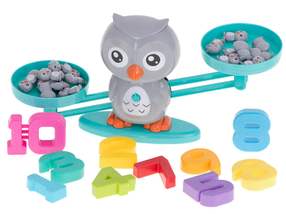 Weighing pan educational learning to count large owl