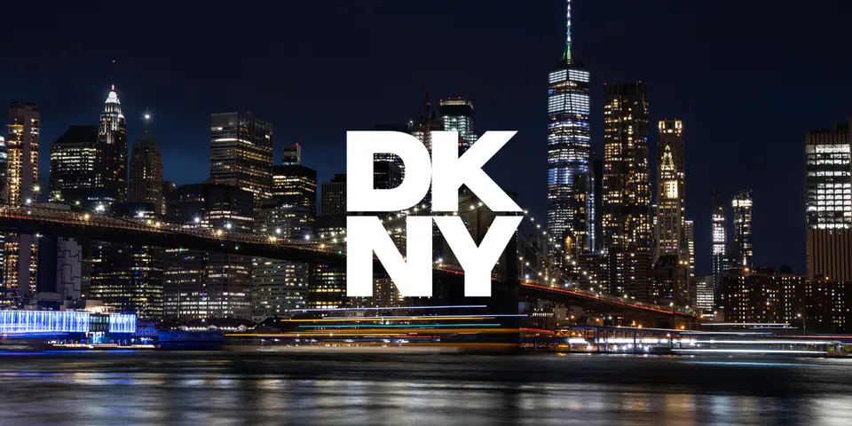 DKNY DKHMP16XHRHSEK iPhone 16 Pro Max 6.9" czarny/black hardcase Repeat Texture Pattern With Stripe