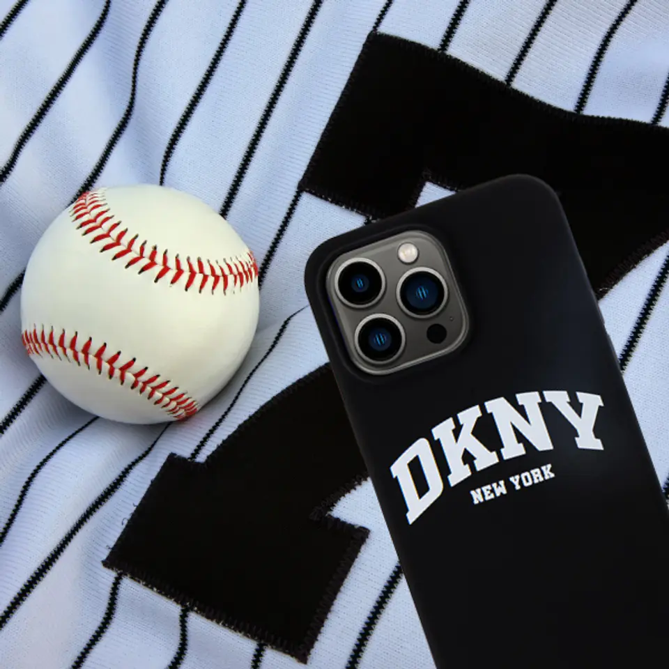 Oryginalne Etui IPHONE 13 PRO DKNY Hardcase Liquid Silicone White Printed Logo MagSafe (DKHMP13LSNYACH) czarne