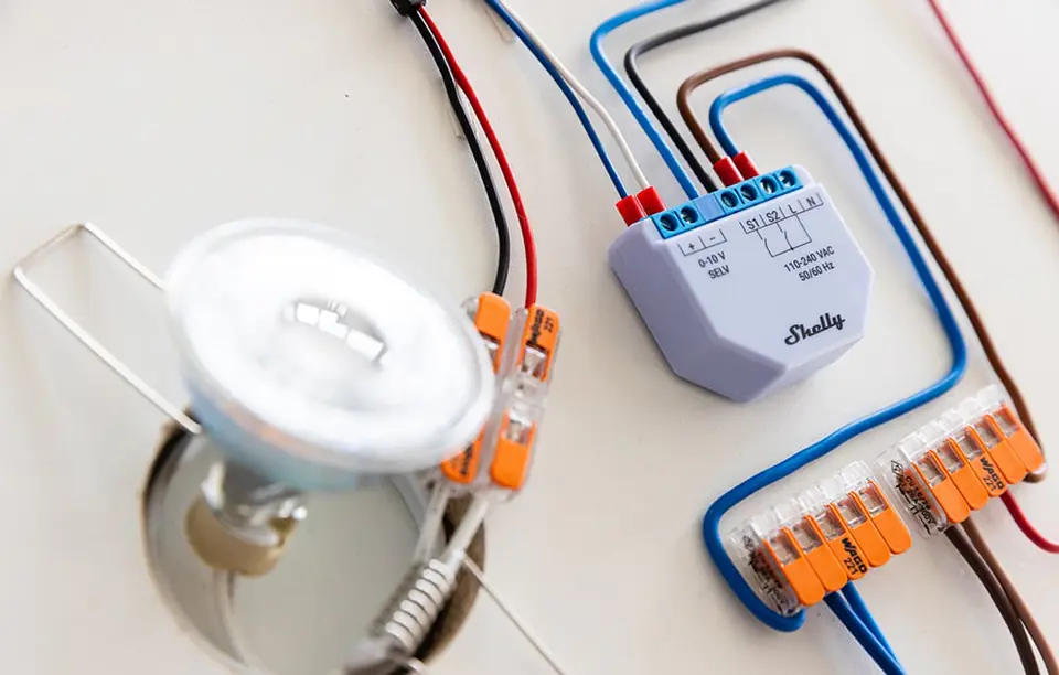 Ściemniacz światła WiFi/Bluetooth Shelly Plus 0-10V Dimmer
