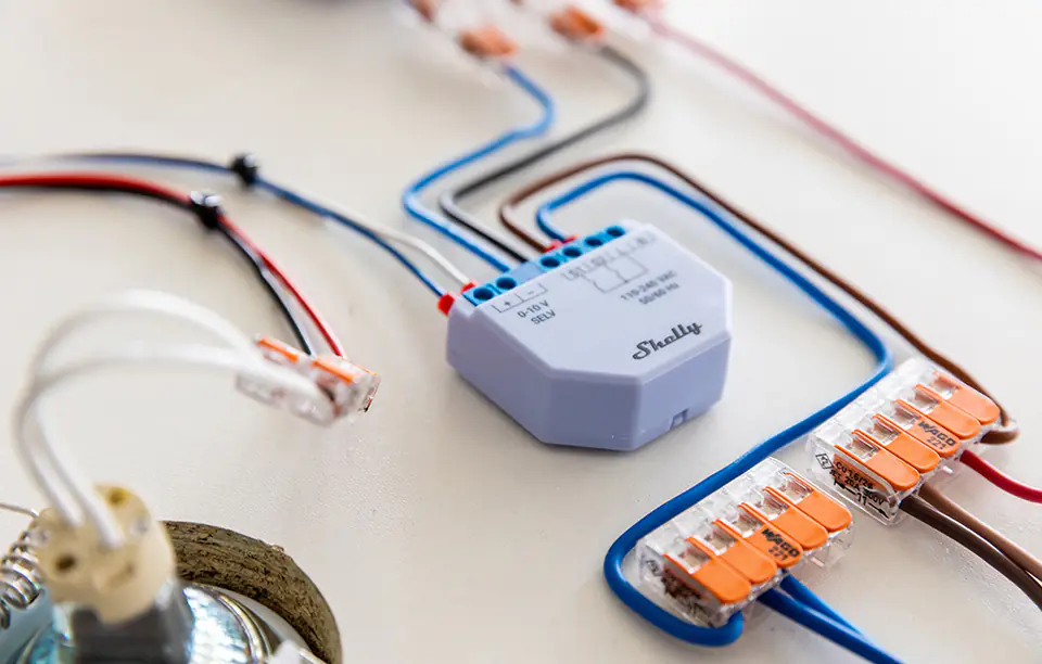 Ściemniacz światła WiFi/Bluetooth Shelly Plus 0-10V Dimmer