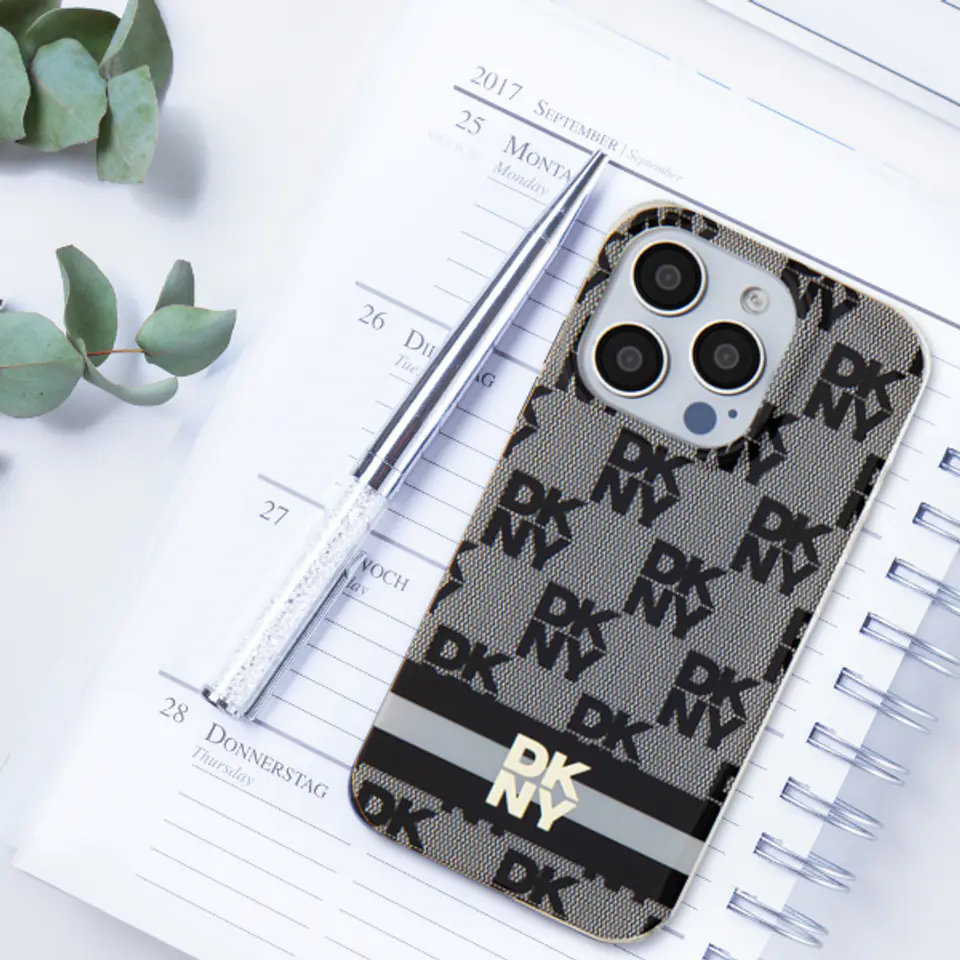 Oryginalne Etui IPHONE 13 PRO MAX DKNY Hardcase IML Checkered Mono Pattern & Printed Stripes MagSafe (DKHMP13XHCPTSK) czarne