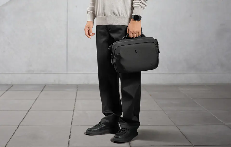 Torba na ramię Tomtoc UrbanEX-B11 (czarny)
