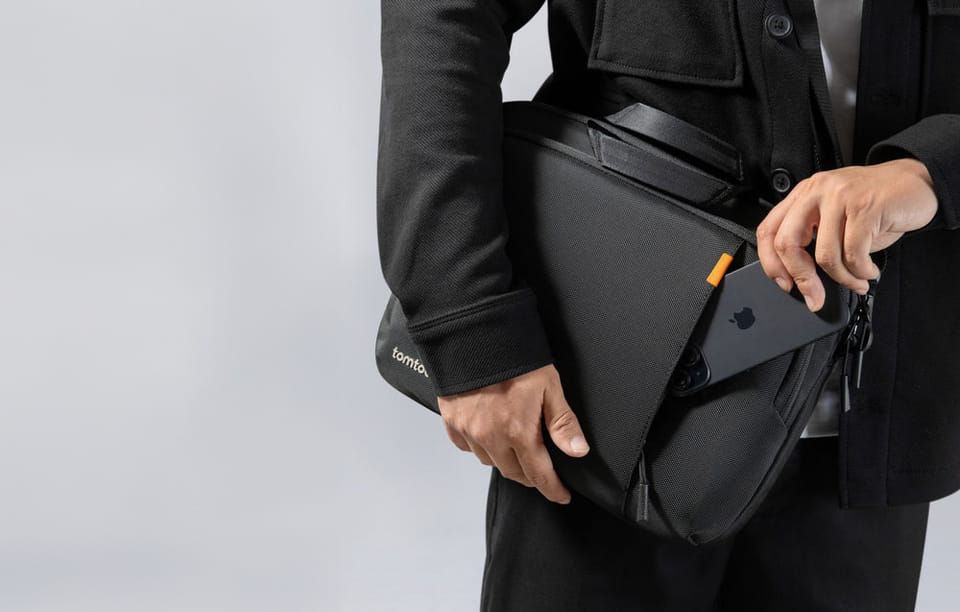 Torba na ramię Tomtoc Defender-A30 (czarny)