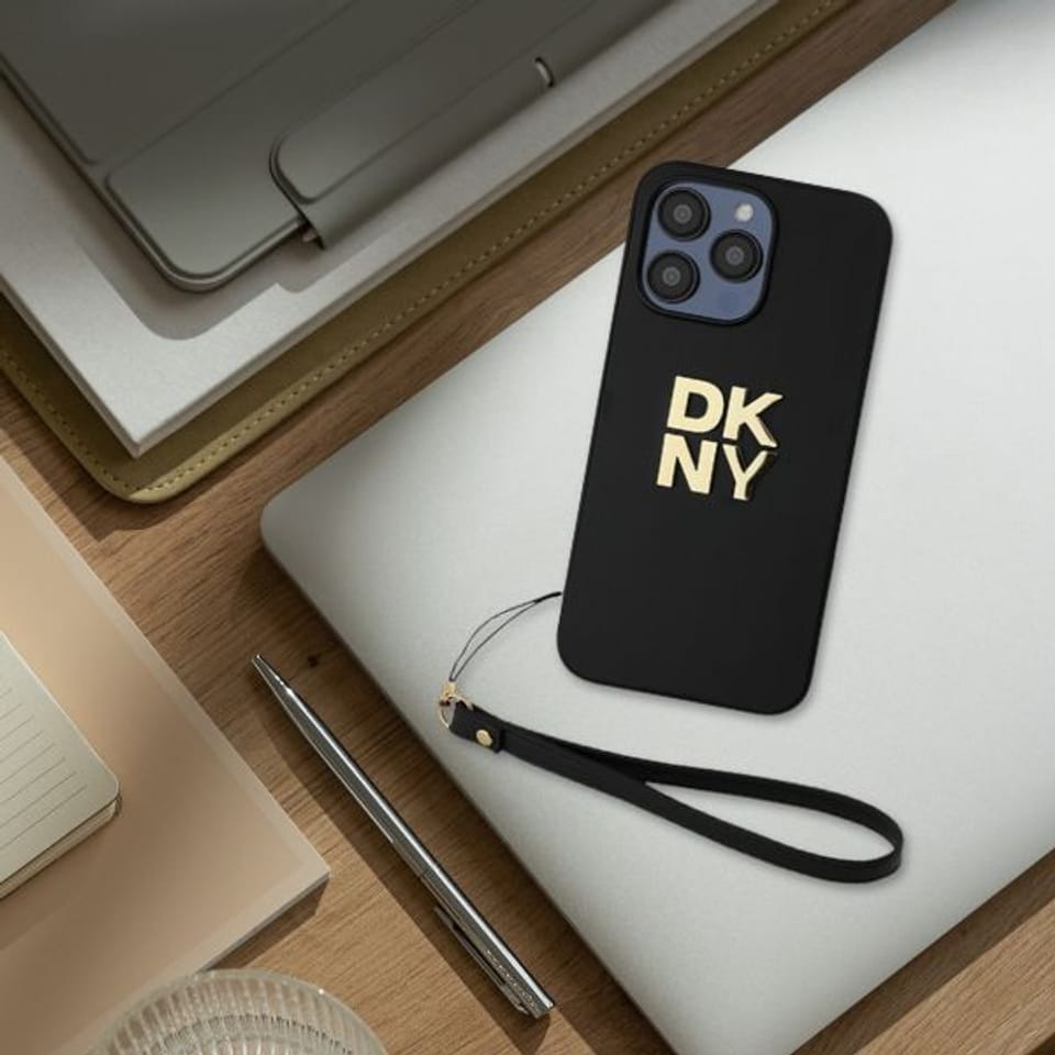 Oryginalne Etui APPLE IPHONE 15 PLUS DKNY Hardcase Wrist Strap Stock Logo (DKHCP15MPBSWSK) czarne