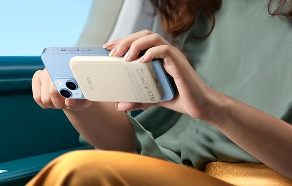 Powerbank magnetyczny 5000mAh Ugreen PB560, USB-C, 15W (beżowy)