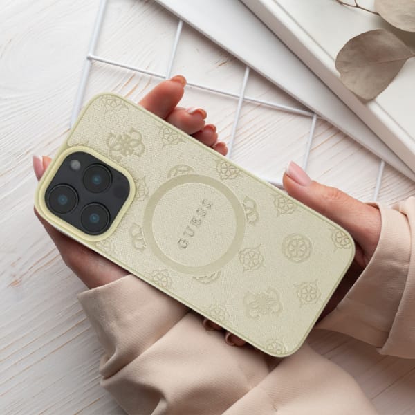 Guess GUHMP16SPSAPSMEP iPhone 16 6.1" różowy/pink hardcase Saffiano Peony Classic Logo MagSafe